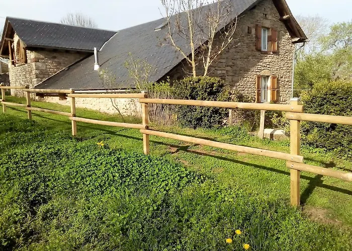 La Grange カントリーハウス Saint-Laurent-dʼOlt